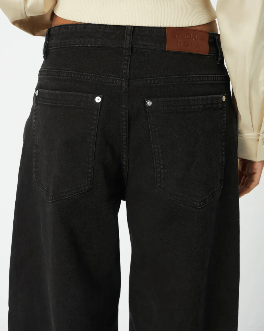 Stella Nova Barrel Fit Jeans in Almost Black