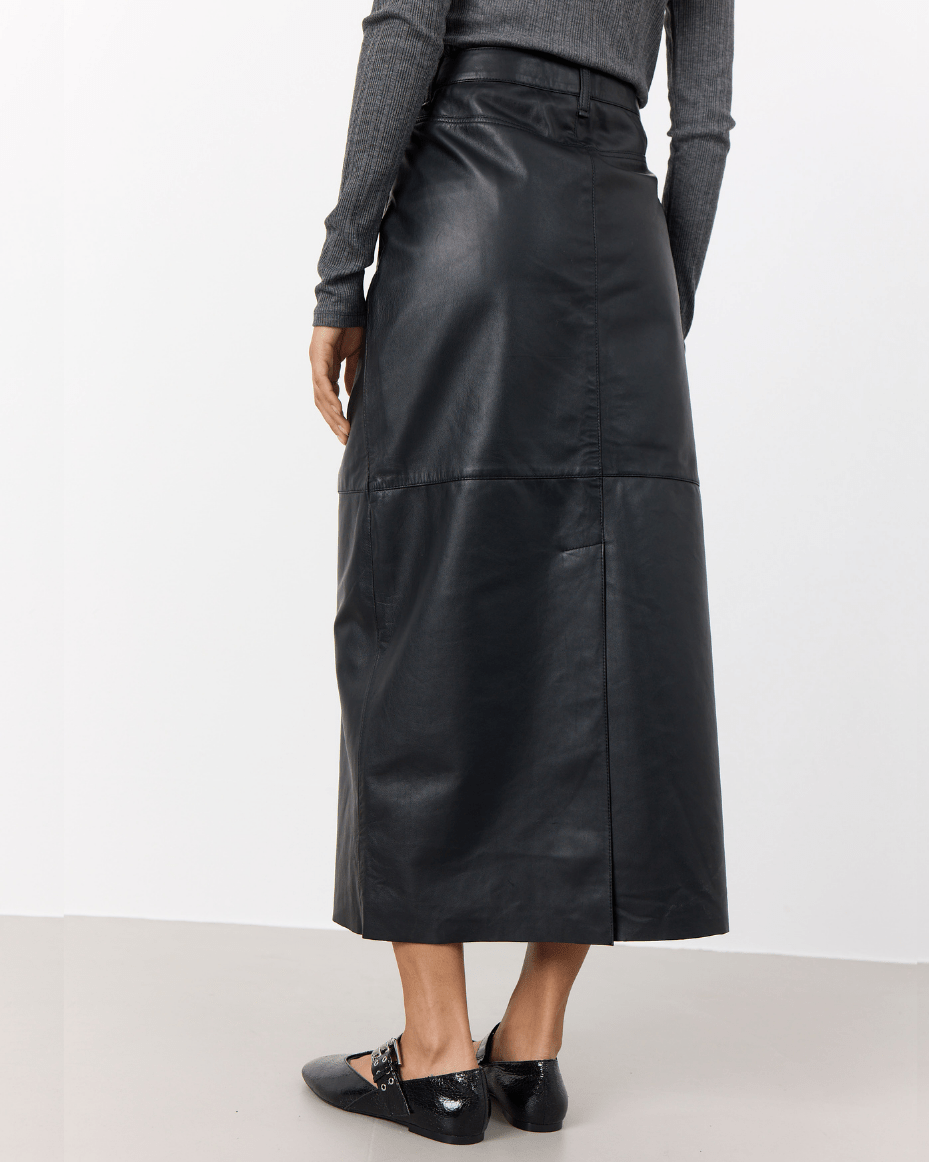 Levete Room Skirt