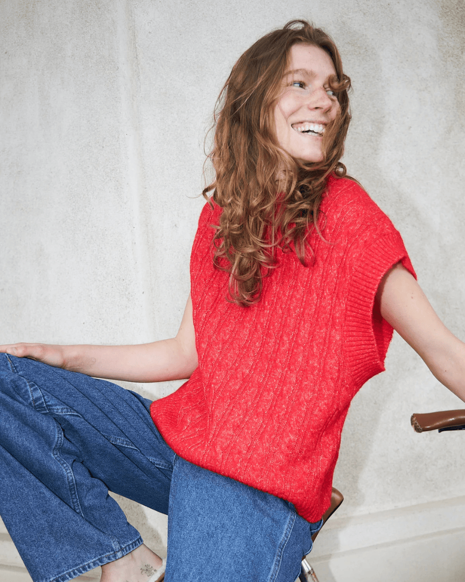 Lollys Laundry Finn Knit Vest SL in Red