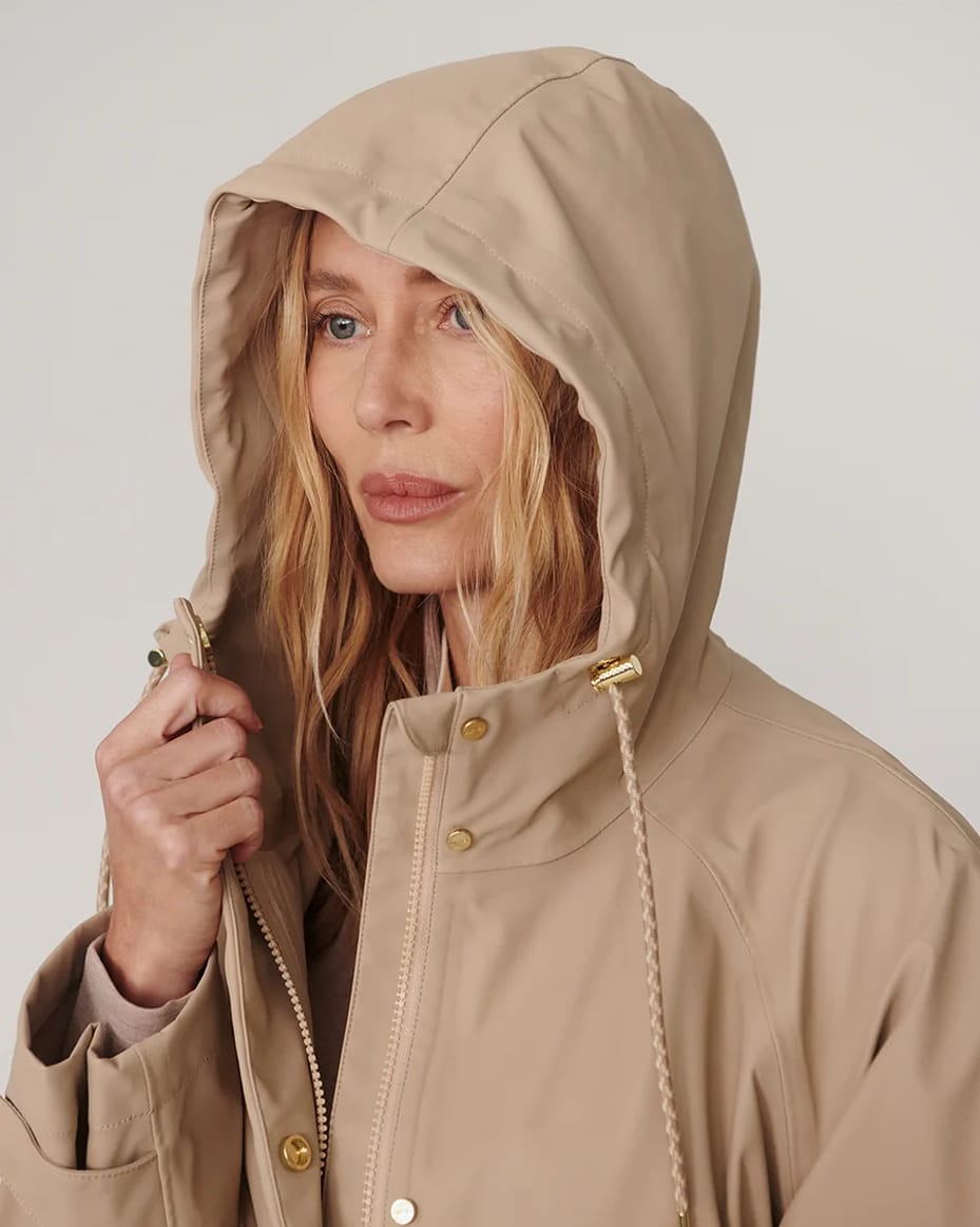 Varley Orlen Short Rain Jacket Light Taupe