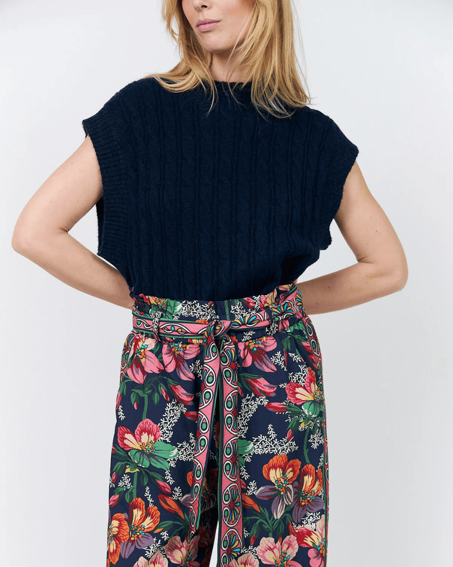 Lollys Laundry Finn Knit Vest SL in Dark Navy
