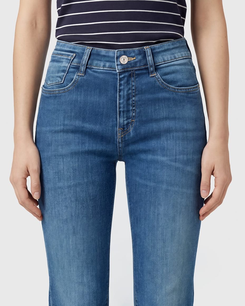 MAC Laura Jeans in Mid Blue Use Wash