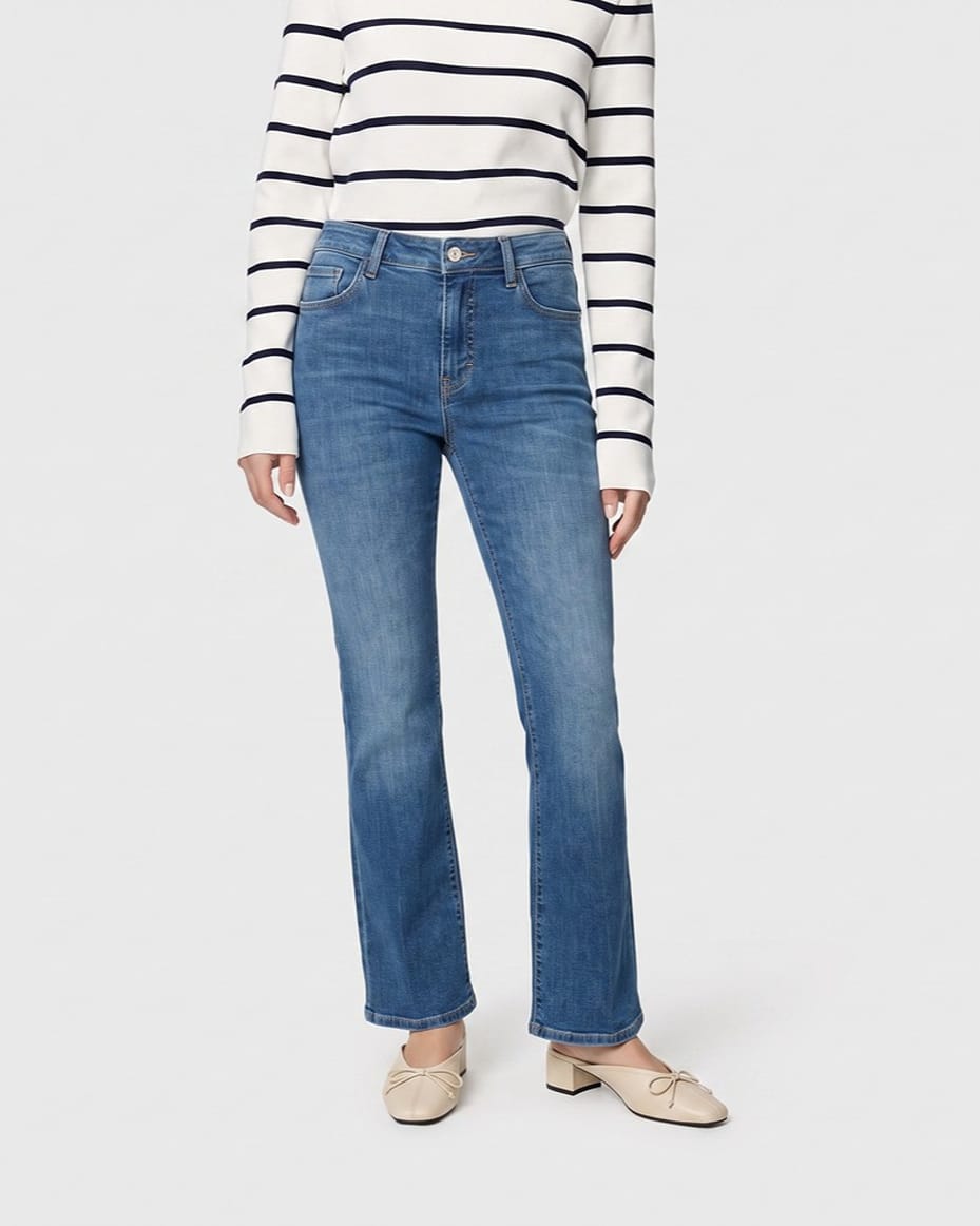 MAC Laura Jeans in Mid Blue Use Wash