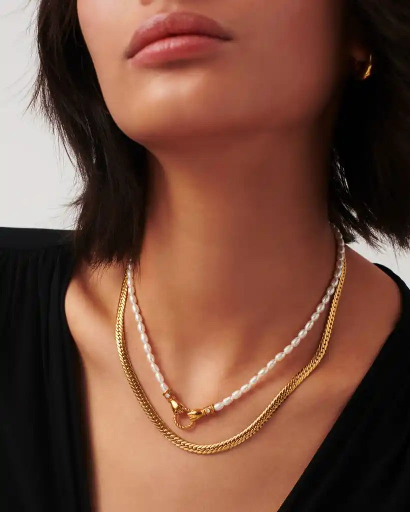 Missoma Gold Harris Reed In Good Hands Pearl Pendant Necklace